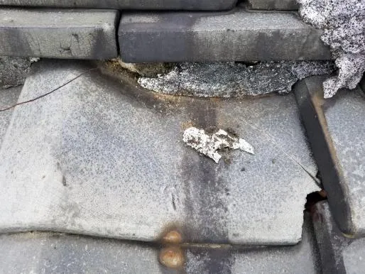 交野市での屋根修繕工事 雨漏り対策や漆喰工事は関西ホームズ株式会社にお任せ 写真1