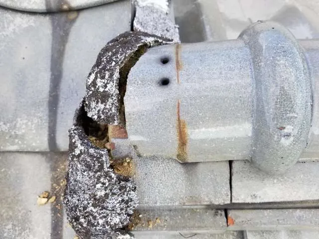 交野市での屋根修繕工事 雨漏り対策や漆喰工事は関西ホームズ株式会社にお任せ 写真3