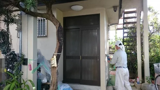 大阪枚方市にて玄関のタイルリフォーム・京阪沿線リフォームは経験実績の豊富な関西ホームズ 写真2