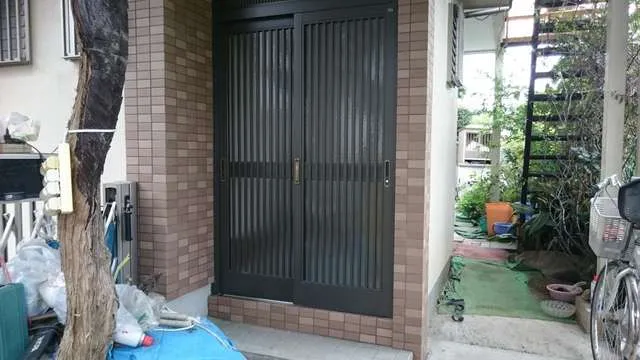 大阪枚方市にて玄関のタイルリフォーム・京阪沿線リフォームは経験実績の豊富な関西ホームズ 写真7