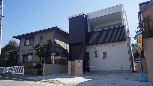 JR沿線での木造戸建ての新築工事! 関西ホームズのお客様希望,高品質新築プランです。 写真1