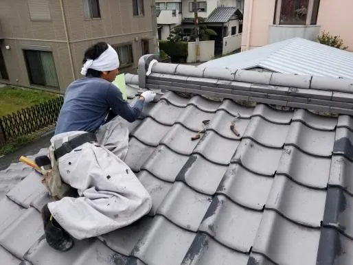 八尾市での屋根修繕工事,内装クロス張替,雨漏り修繕は関西ホームズ株式会社 写真6