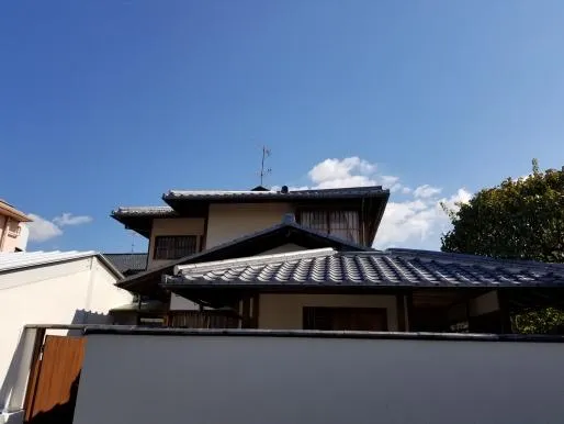 八尾市での屋根修繕工事,内装クロス張替,雨漏り修繕は関西ホームズ株式会社 写真14