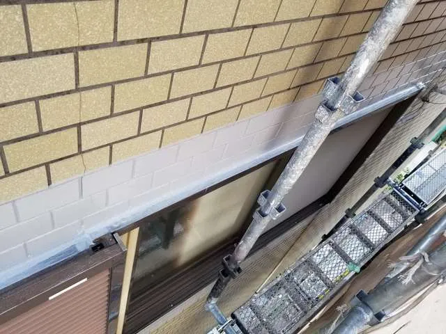 大阪で壁面からの漏水,サッシからの漏水,雨漏り修繕は確実施工の関西ホームズ株式会社にお任せ。 写真3