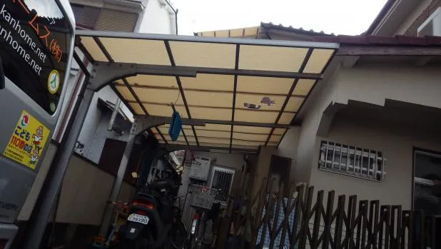 大阪で波板張替え,ポリカ張替えは大阪最安値を目指す関西ホームズにお任せください! 写真4