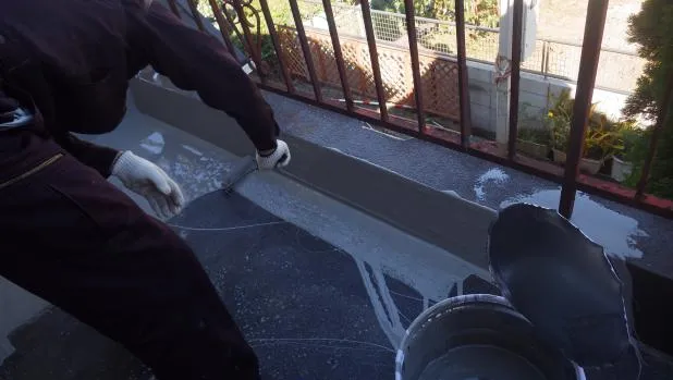 京阪沿線枚方市にてベランダ防水,修繕工事は関西ホームズコミコミリフォームバリュー 写真4