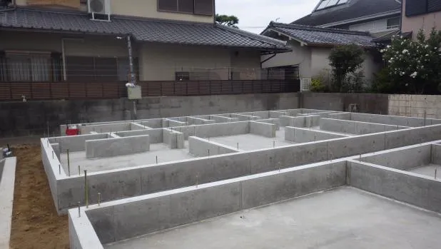 大阪,京阪沿線枚方市で安く新築工事,住宅基礎工事を可能とする関西ホームズ㈱