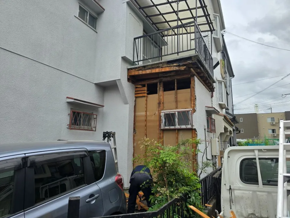 戸建て住宅外装修繕工事・システムバス拡張・増築・外装リフォーム・外壁タイル損傷崩落修繕・外装修繕その他多数 写真4