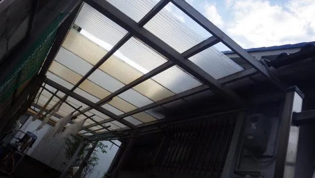 大阪で波板張替え,ポリカーボネート,大阪最安値を目指す関西ホームズにお任せください! 写真2