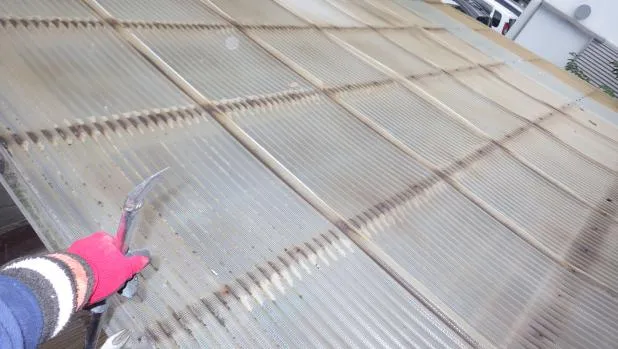 大阪で波板張替え,ポリカーボネート,大阪最安値を目指す関西ホームズにお任せください! 写真4