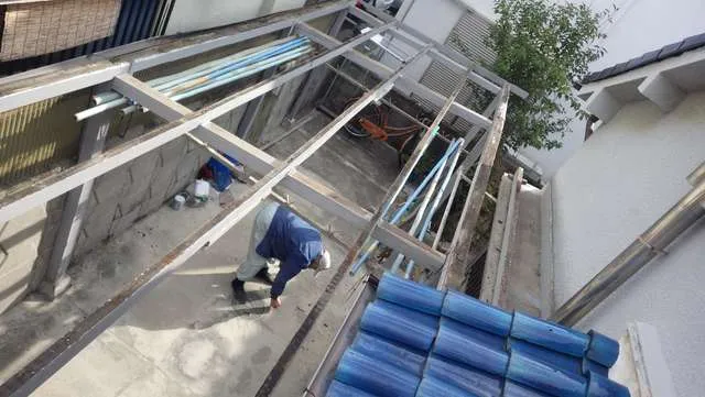 大阪で波板張替え,ポリカーボネート,大阪最安値を目指す関西ホームズにお任せください! 写真5