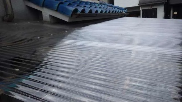 大阪で波板張替え,ポリカーボネート,大阪最安値を目指す関西ホームズにお任せください! 写真7