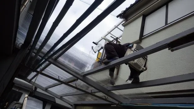 大阪で波板張替え,ポリカーボネート,大阪最安値を目指す関西ホームズにお任せください! 写真8