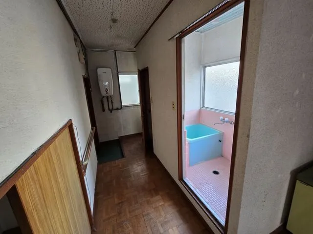 黒門市場　黒門商店街にて民泊・住居の全面改装工事・リフォーム・ゲストハウス工事中